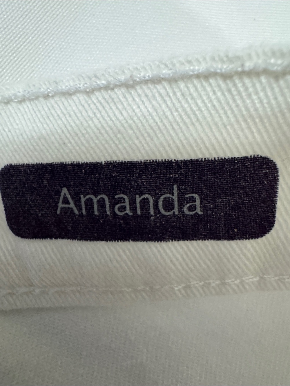 Like new Gloria Vanderbilt Amanda white denim jeans. Size 12P - Picture 5 of 7